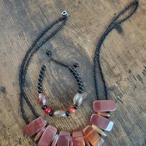 Elegant Black and Red Beaded Necklace and Bracelet Set